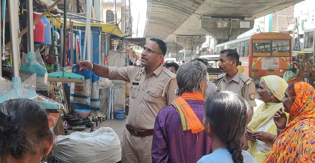 Rail tracks caught in encroachment, police gave warning to clear them in three days