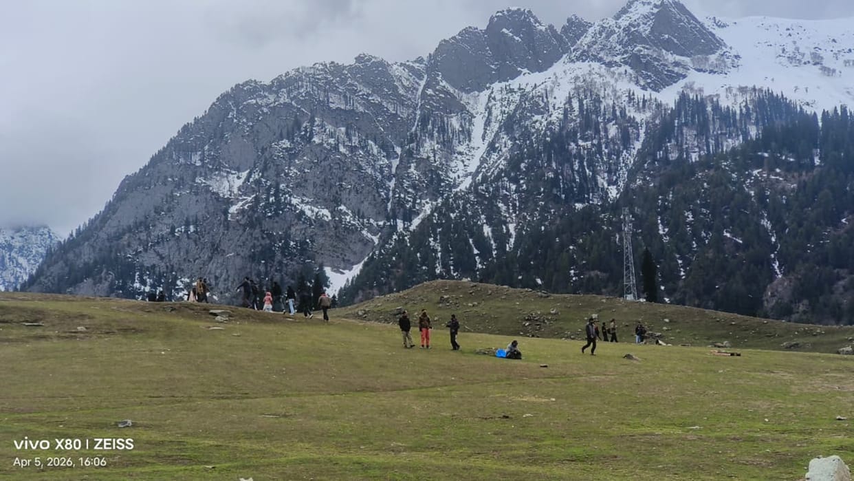 Srinagar, Snow Sledge, Labour, Sonmarg