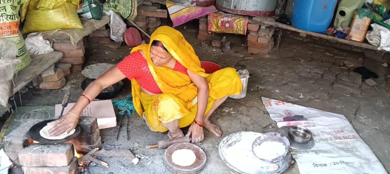 The stove is burning in the kitchen, the subsidy for the cylinder has come into the account.