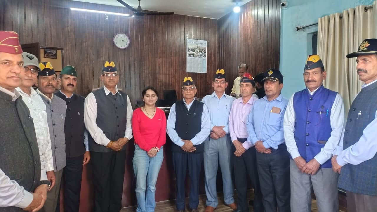 झंडूता में नवगठित जनरल जैराबर सिंह कल्याण समिति के पदाधिकारी। स्रोत: समिति