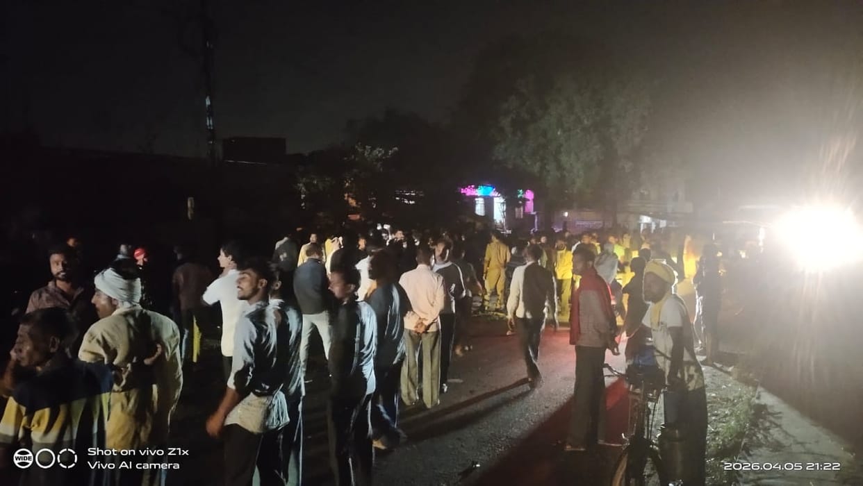 Munshi, a cyclist, was crushed to death by a dumper