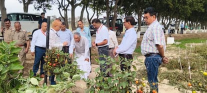 केंद्रीय कृषि राज्य मंत्री रामनाथ ठाकुर ने iivr का किया दौरा।