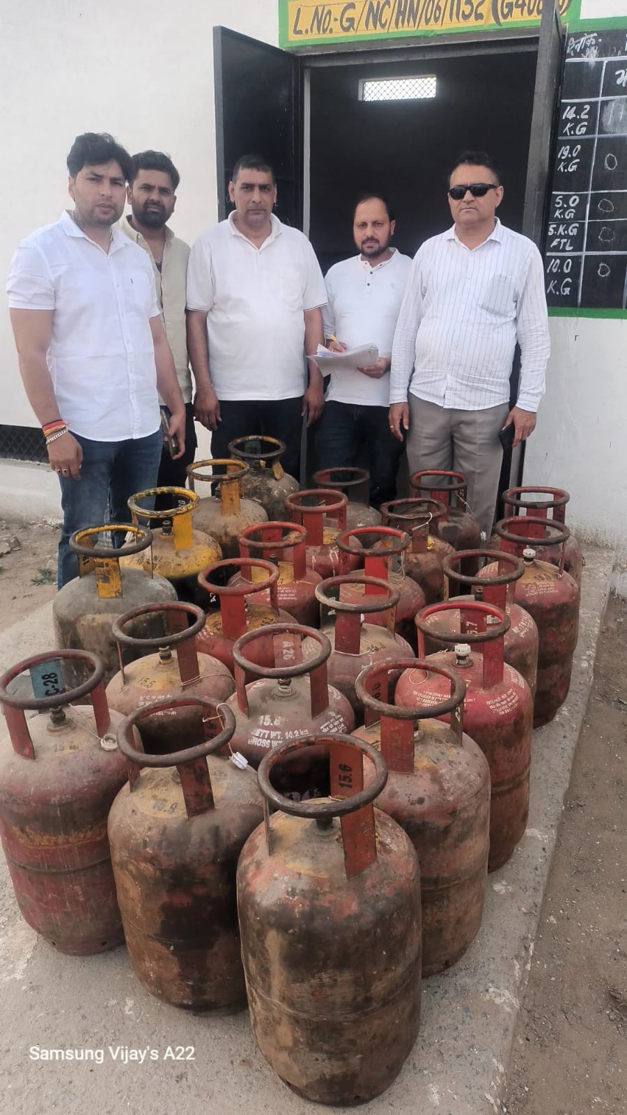 18 gas cylinders seized from establishments