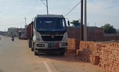 Vehicle owner's body found hanging in truck cabin, panic grips area