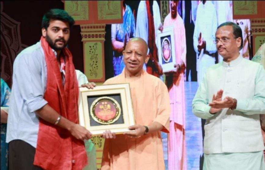 In the field of dramatic arts, the art of writing, acting and direction received recognition
