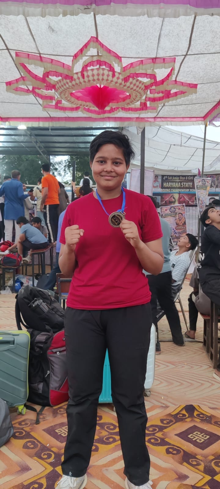 Maanvi won silver medal in boxing
