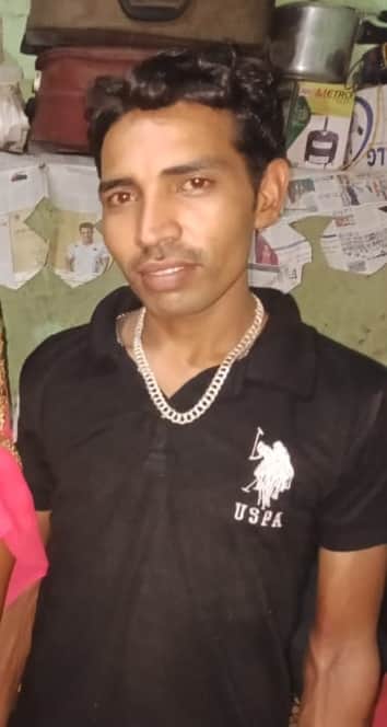 राकेश की फाइल फोटो।