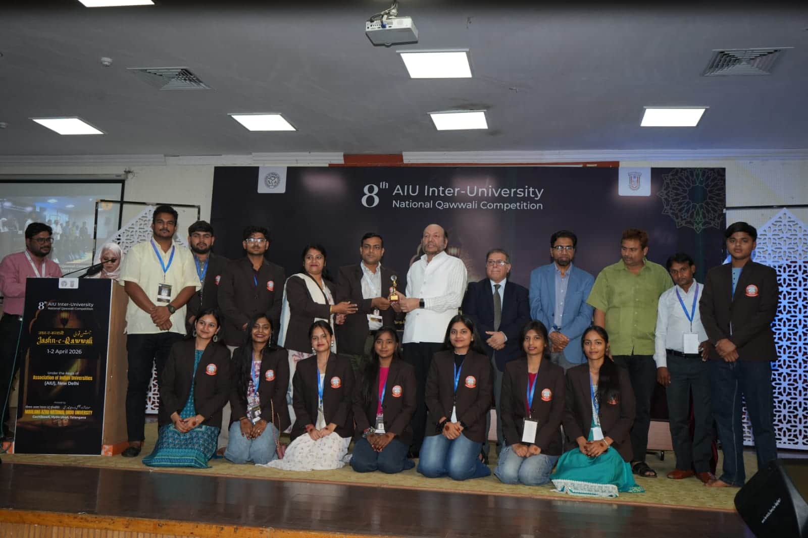 रेवाड़ी। राष्ट्रीय कव्वाली महोत्सव में तीसरा स्थान प्राप्त करने वाली आईजीयू की टीम। स्रोत: विवि