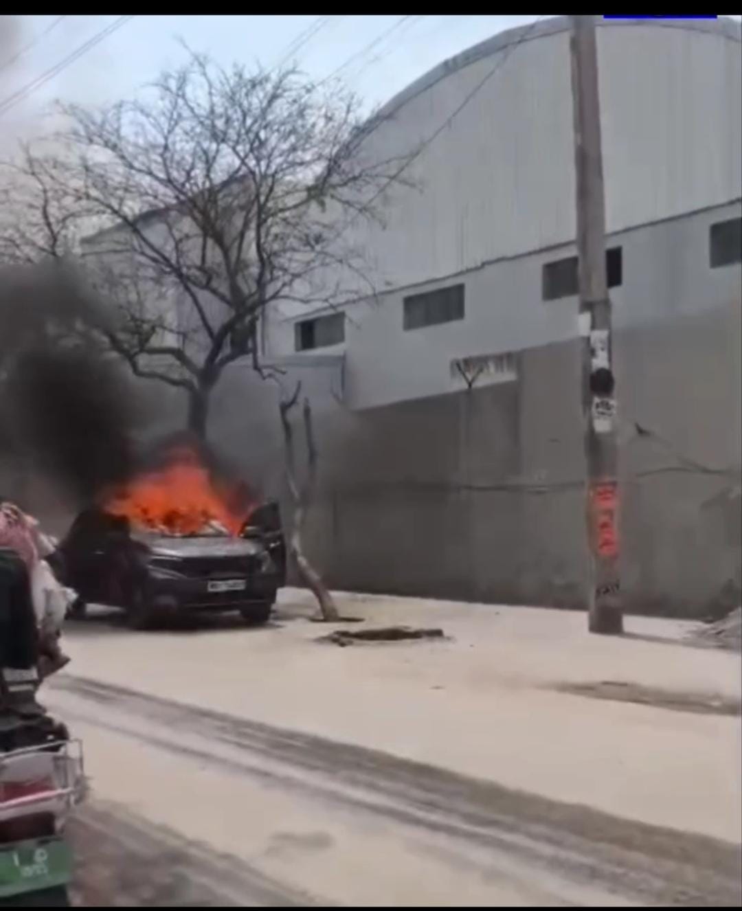 Car caught fire in Sector-59