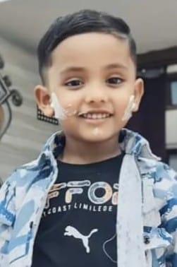3 quintal gate of house fell on 5 year old child, death