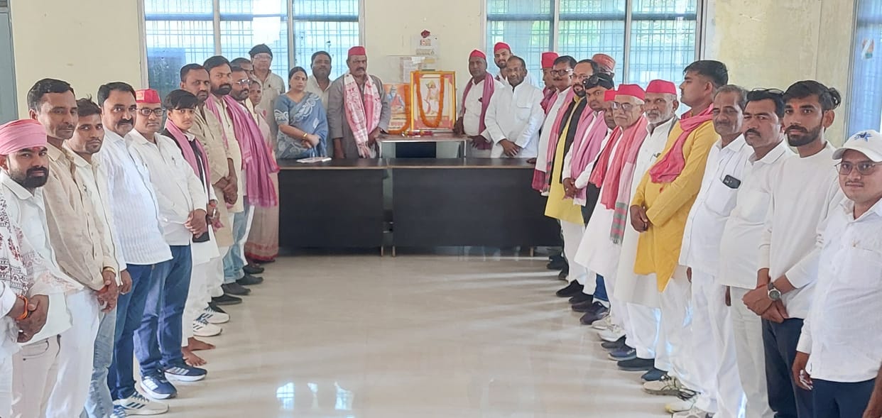 SP celebrated the birth anniversary of Maharshi Kashyap and Nishadraj Guha