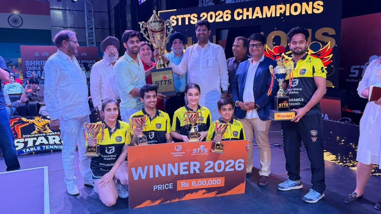 Insurance Dekho team won the trophy in Shriram Table Tennis Smash Competition