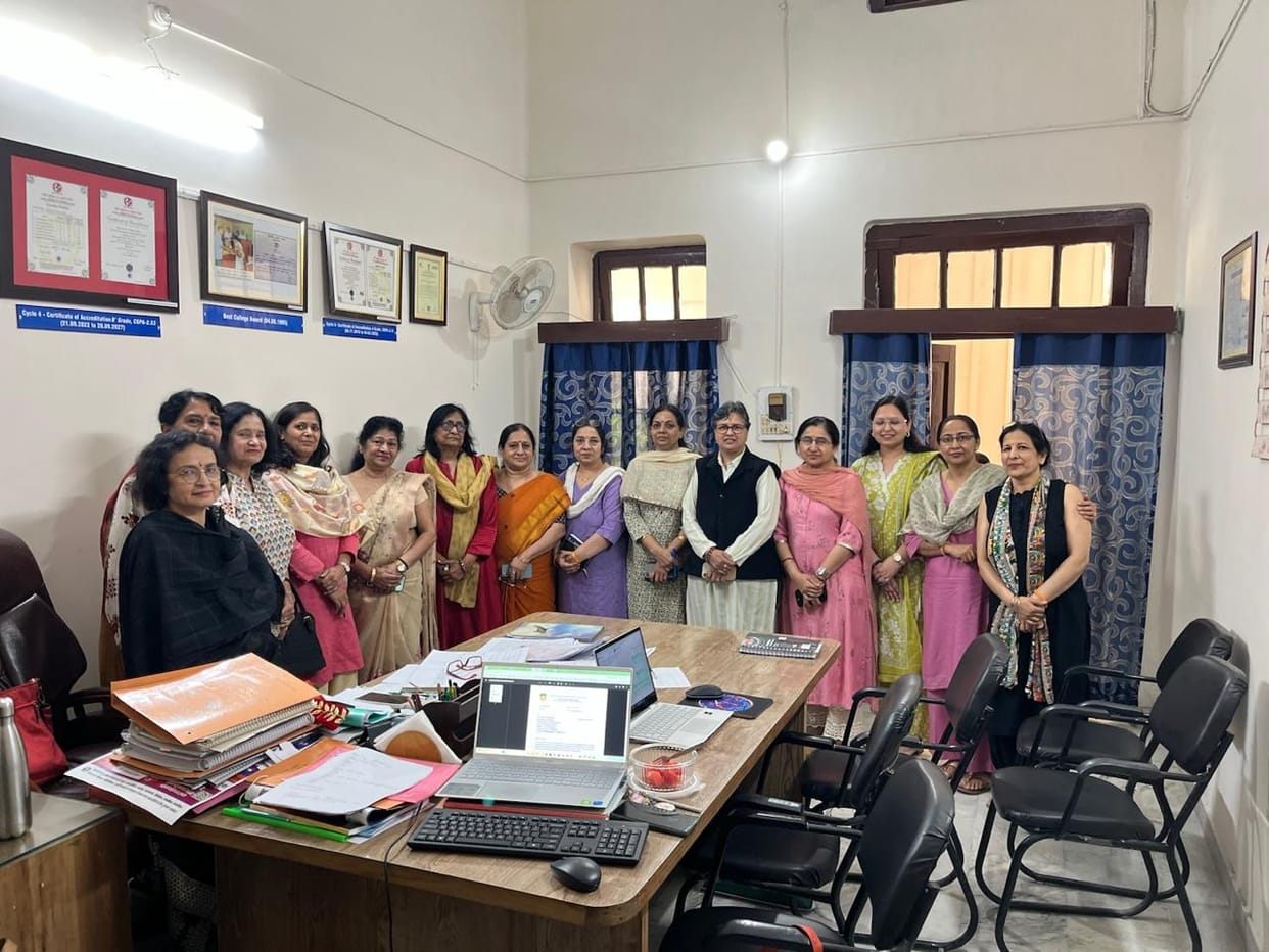 RG PG College: Alumni refreshed their memories by visiting the college.