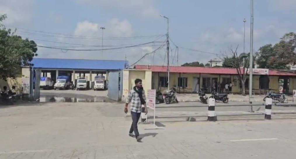 Nepal government increased the customs exemption limit at the border by five times