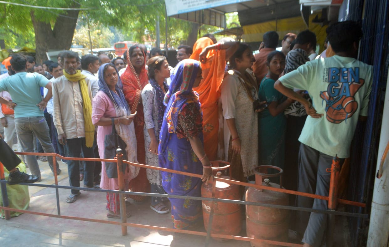 Consumers arriving at gas agencies with cylinders