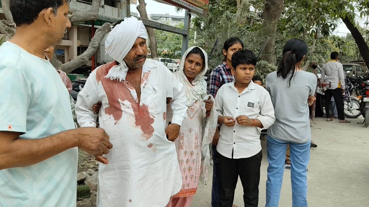 फोटो : सोनीपत के नागरिक अस्पताल में उपचार कराने पहुंचा टेकराम। संवाद