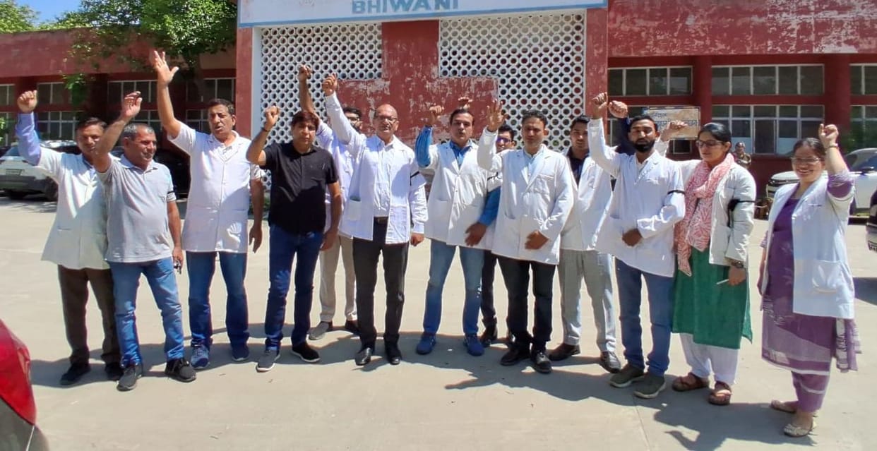 Veterinarians wear black armbands to express their anger, demanding justice for Dr. Sameeksha Reddy