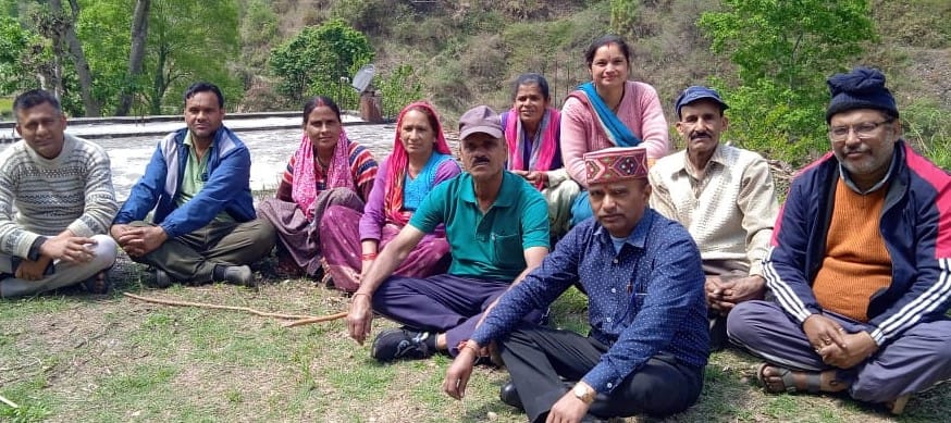 Villagers begin indefinite protest for road