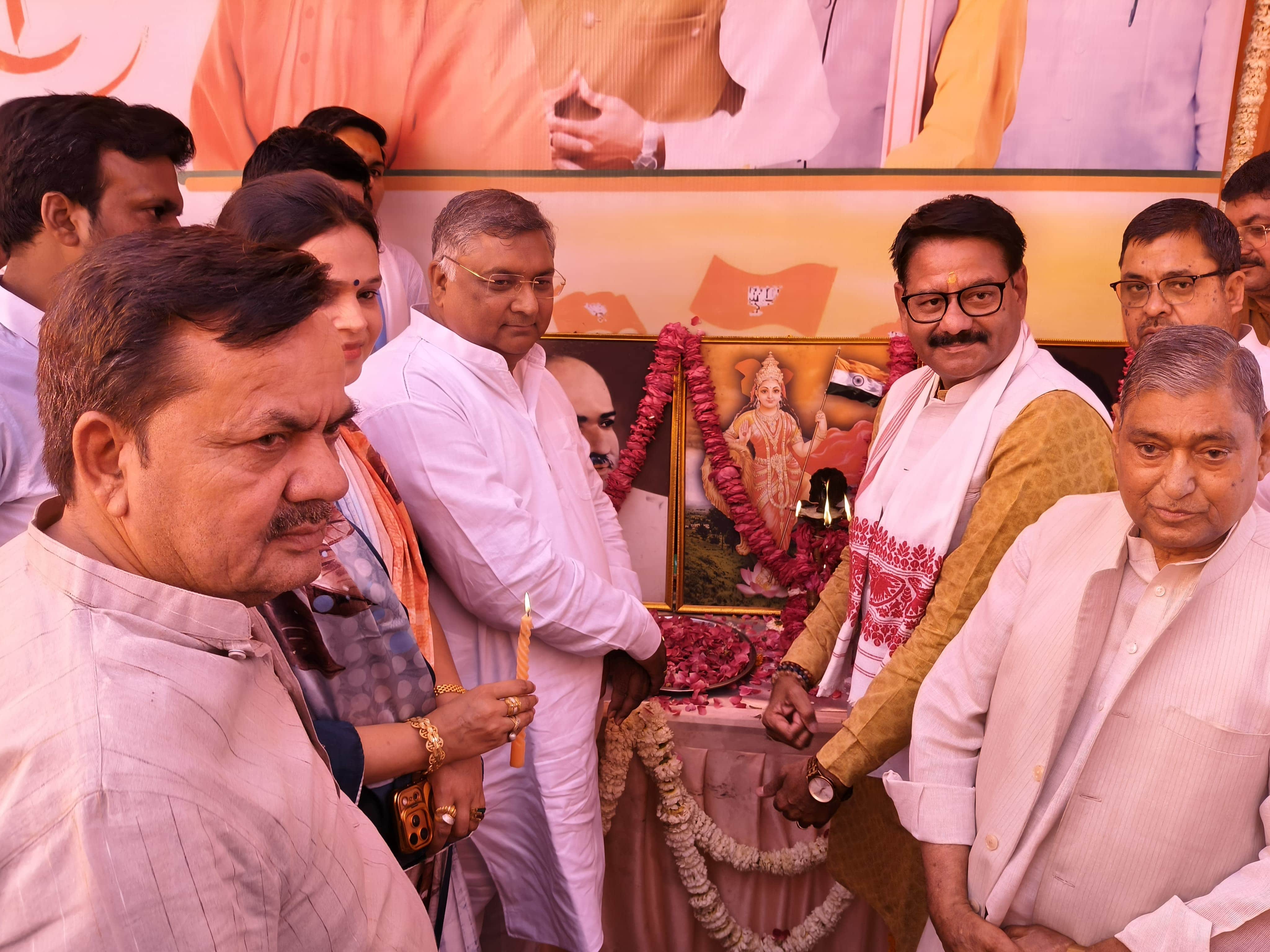 कार्यक्रम में उपस्थित भाजपाई