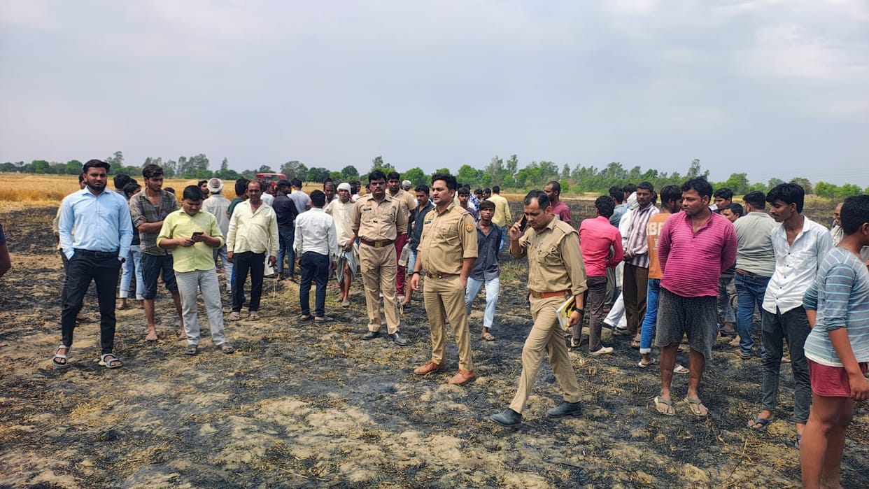 11 bigha wheat crop burnt to ashes due to fire