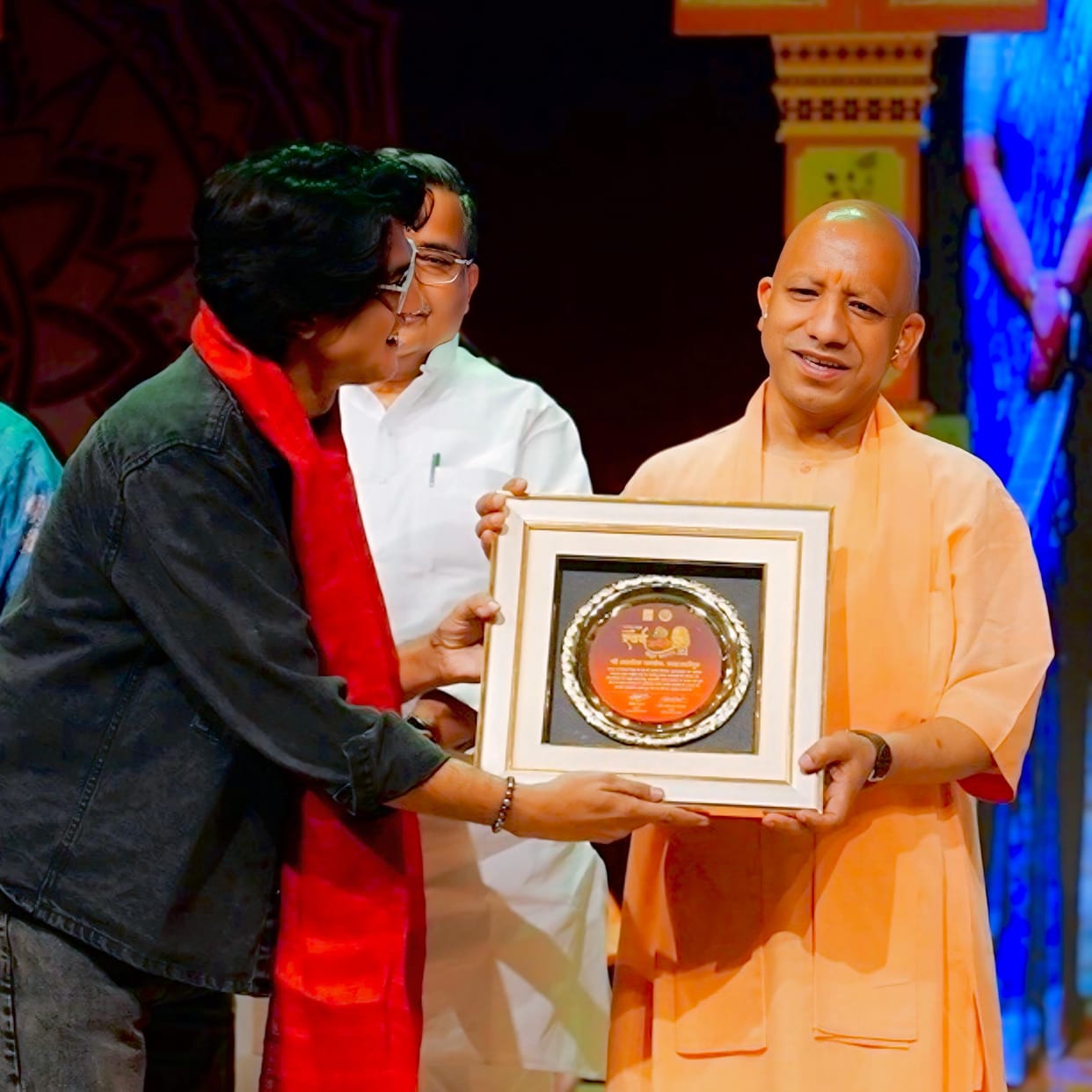 Chief Minister Honors Actor Alok Pandey