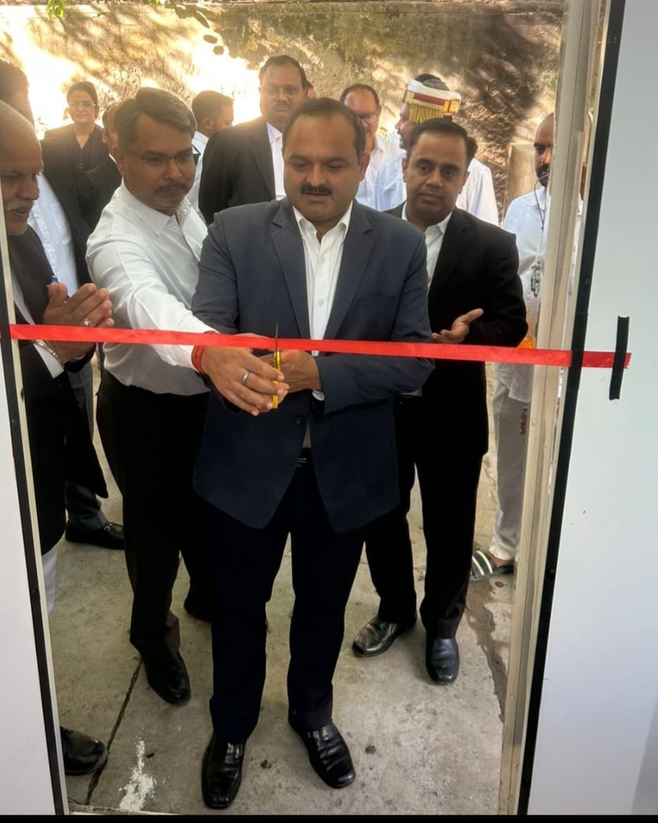 District Judge inaugurated the e-service center in the district court