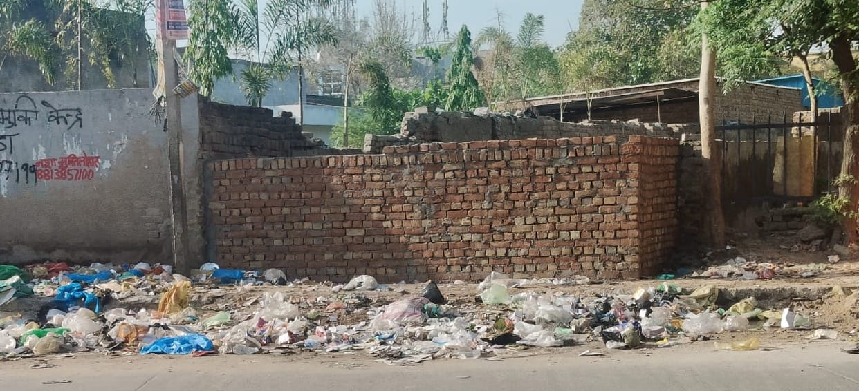 Waste Collection Point Near Trauma Center Removed; Municipal Council Constructs Boundary Wall