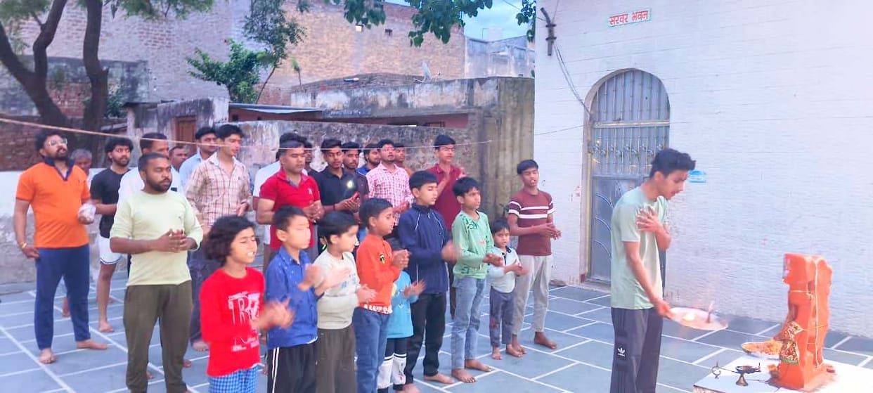 Gave the message of culture and unity to the youth through Hanuman Chalisa recitation