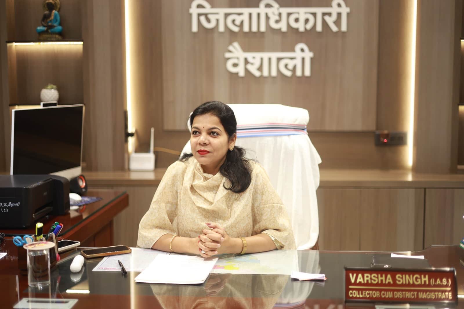 वैशाली जिला अधिकारी वर्षा सिंह। फाइल फोटो