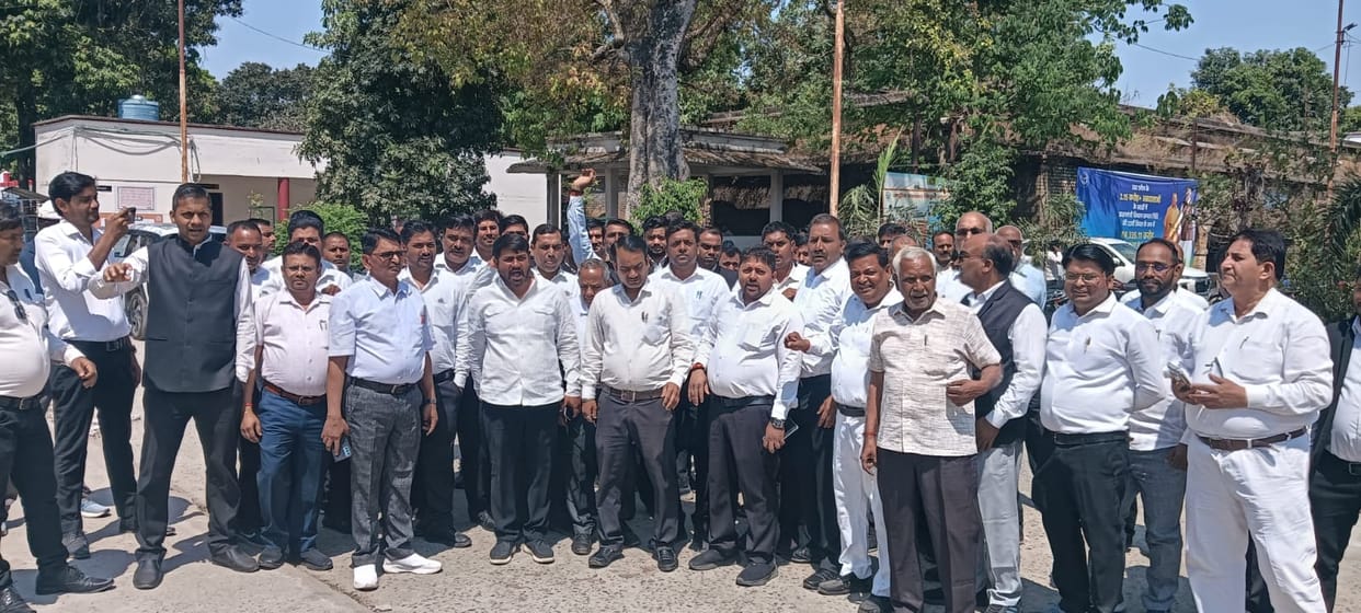 Advocates protested against the lack of file maintenance.