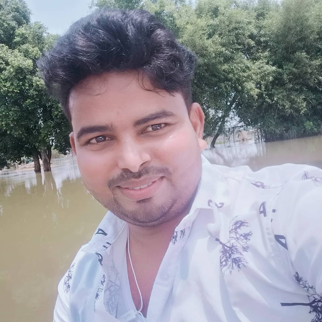 Bihar Road Accident :Bike rider Death going  buy cylinder