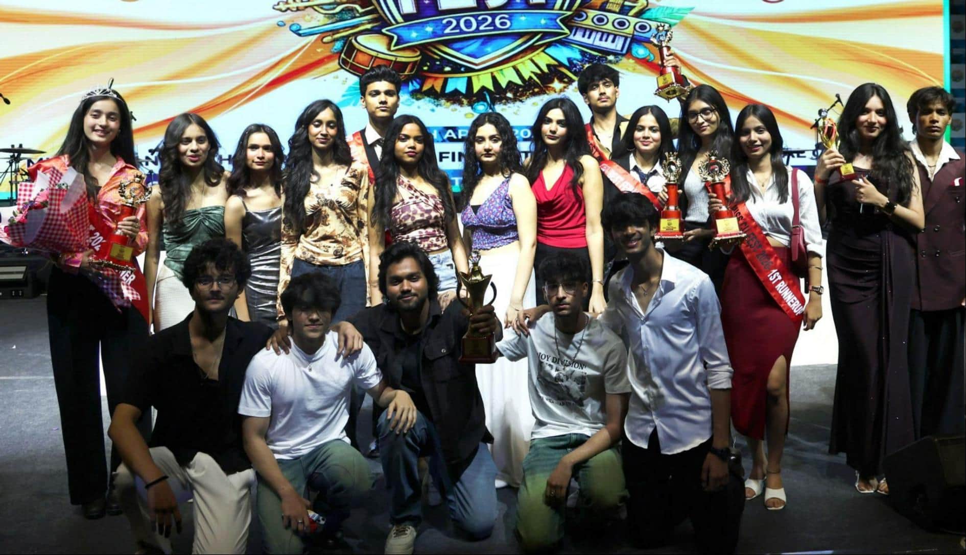 फोटो-6-विभिन्न प्रतियोगिताओं के विजेता प्रतिभागी। स्रोत: यूनिवर्सिटी