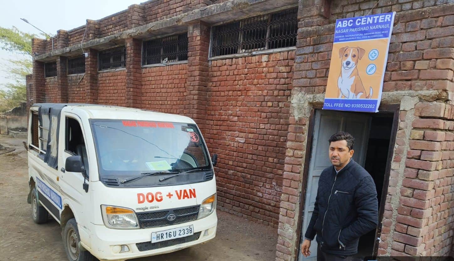 फोटो नंबर-14गांव रघुनाथपुरा में बना कुत्तों का शेल्टर होम।