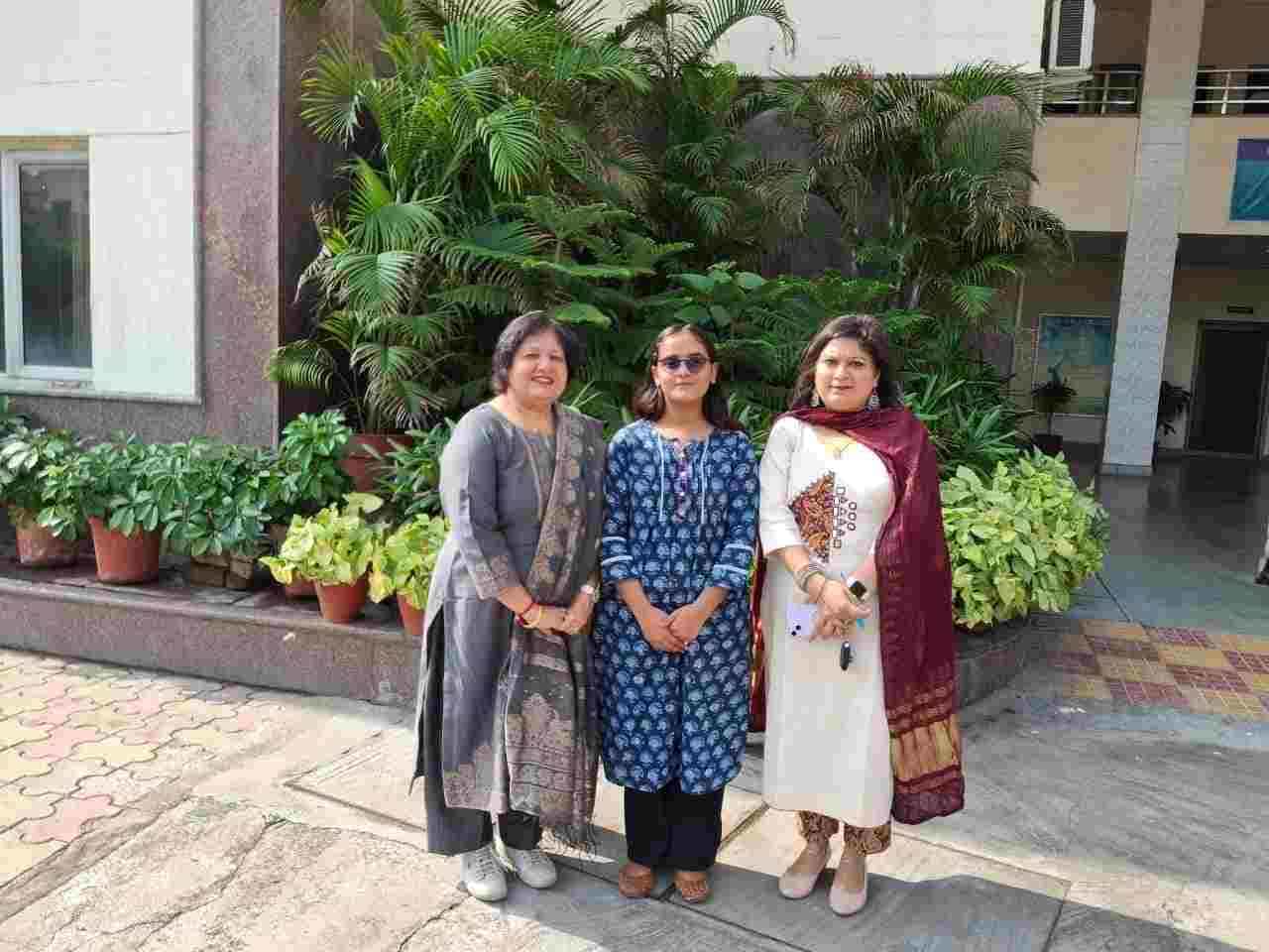 फोटो : सोनीपत के जीवीएम कन्या महाविद्यालय में बेस्ट एनएसएस वालंटियर अवॉर्ड से सम्मानित अलंकृता 