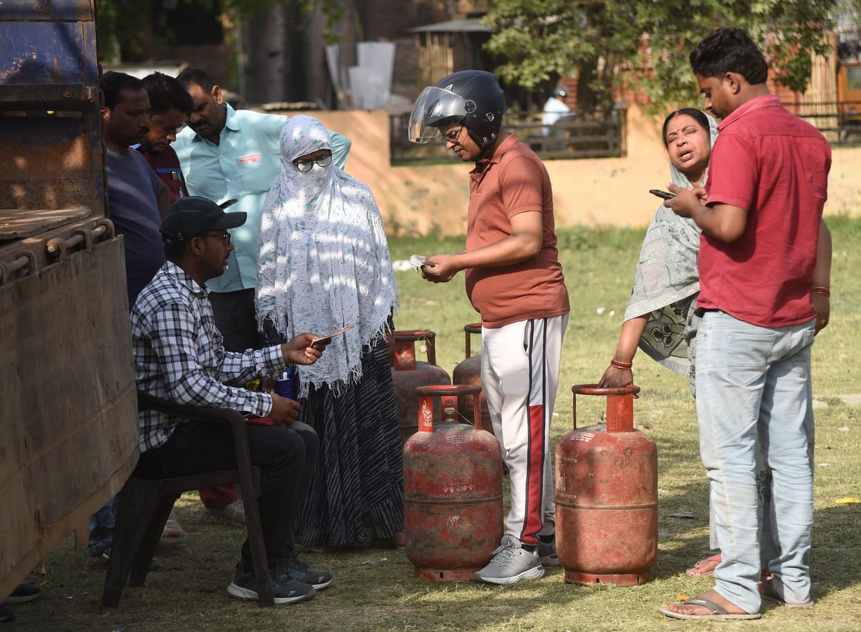 More than half of the shopkeepers do not have commercial cylinder connections.