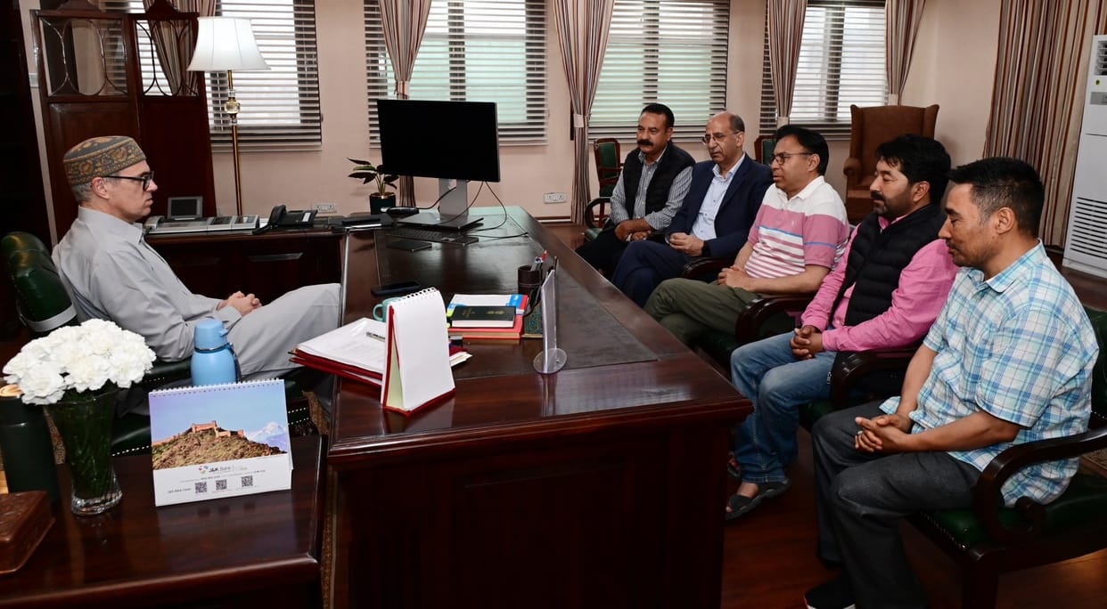 Leh, Mohhamad Hanifa Jan, Meet with Umar Abdullah, CM, Jammu Kashmir
