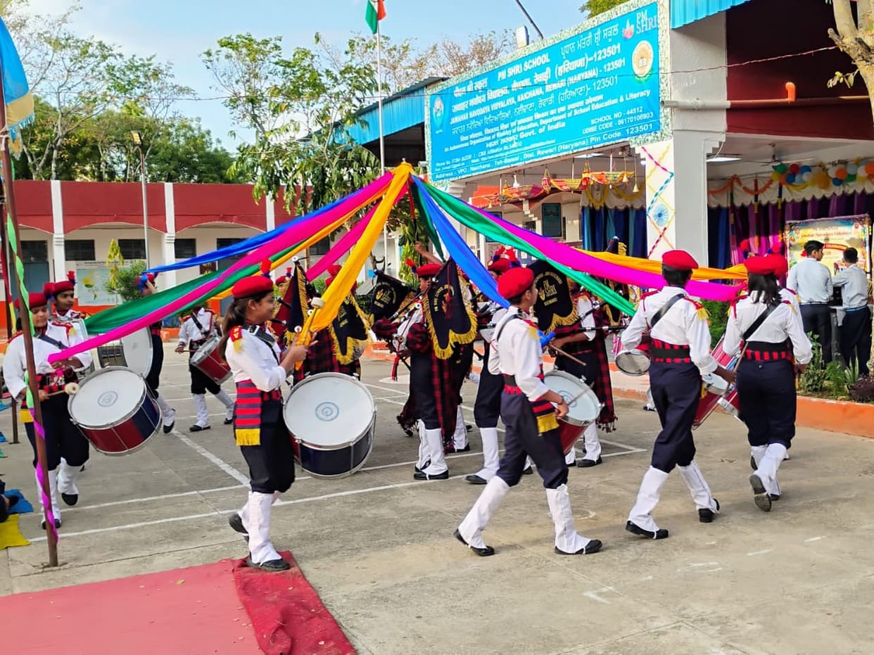 Students should move ahead with hard work, discipline and dedication: DC