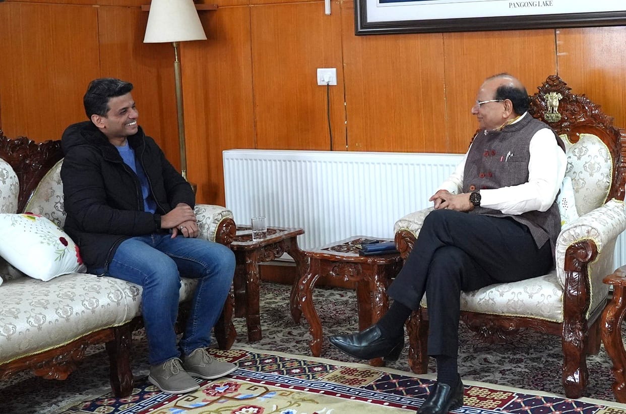 Srinagar, LG VK Sexsena, Meet with Subanshu Shukla