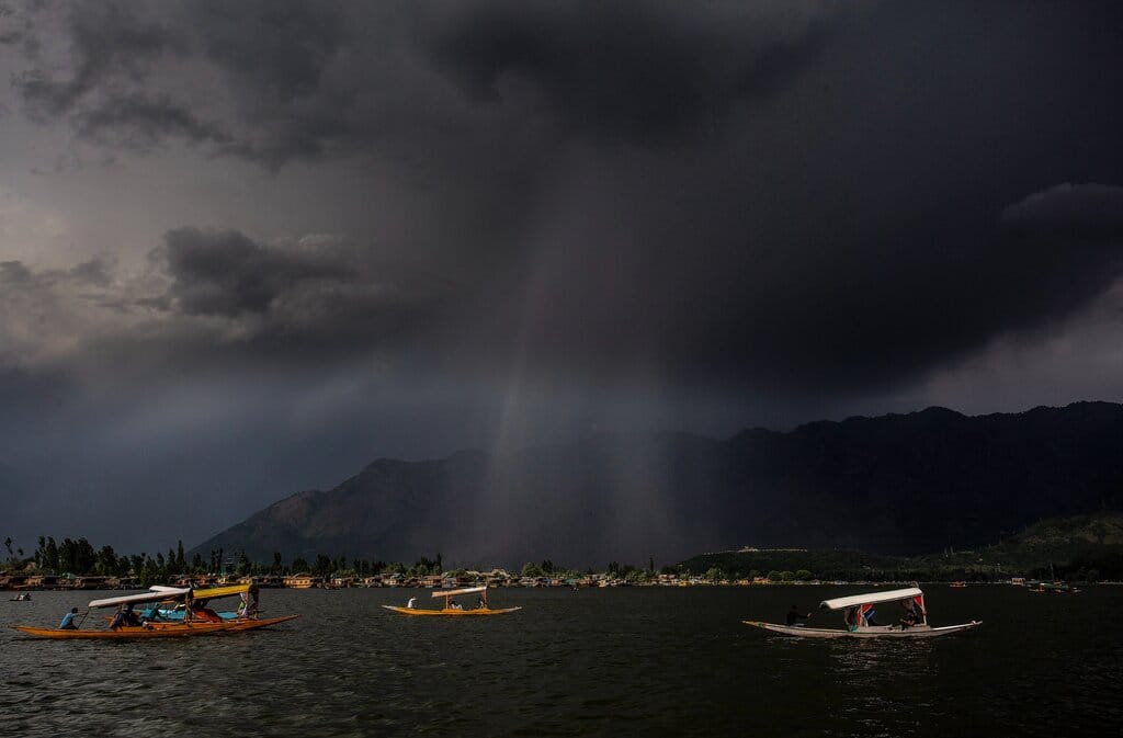 Srinagar, Weather, Sunny day, Clouds, Rain