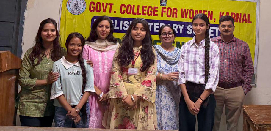 Palak first in newspaper reading competition