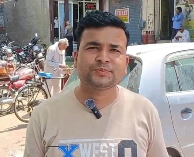 रिंकू तंवर, शिकायतकर्ता