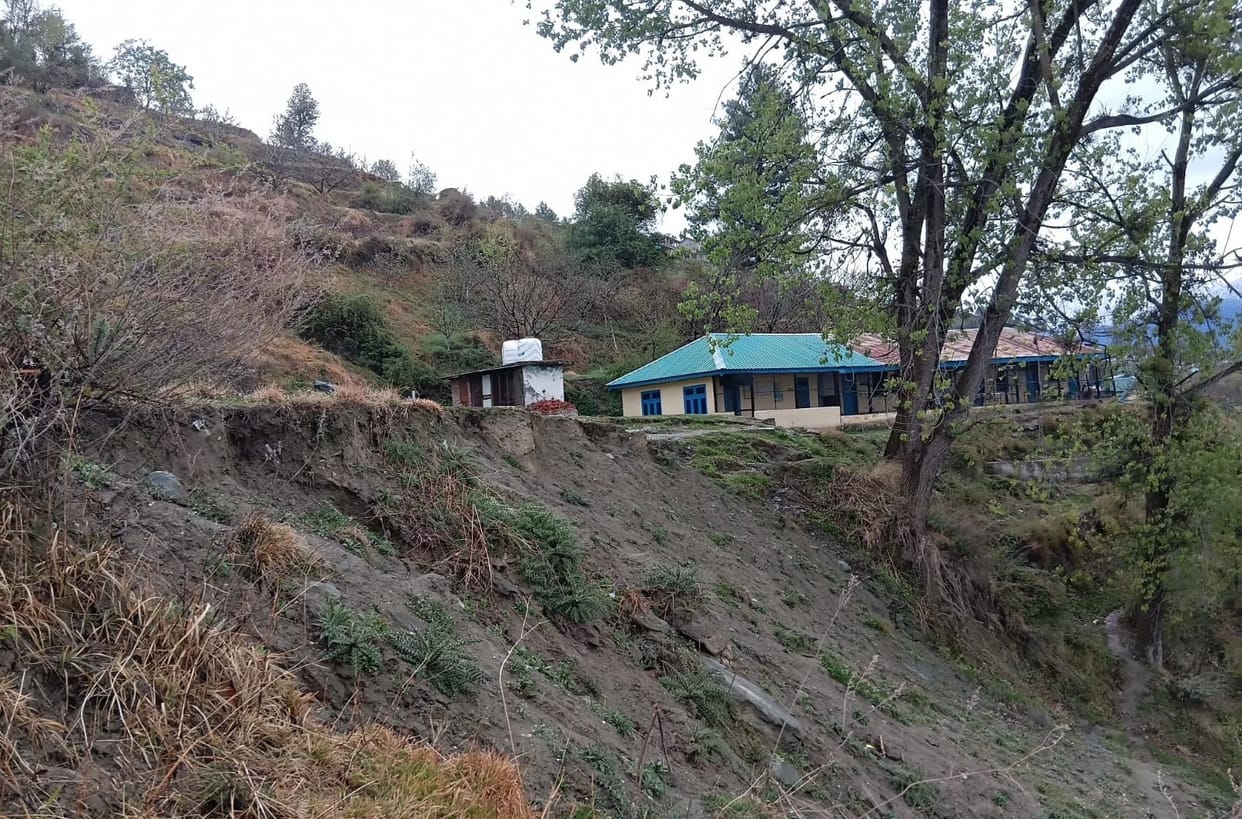 The building of Government Senior Secondary School Dansa is in danger