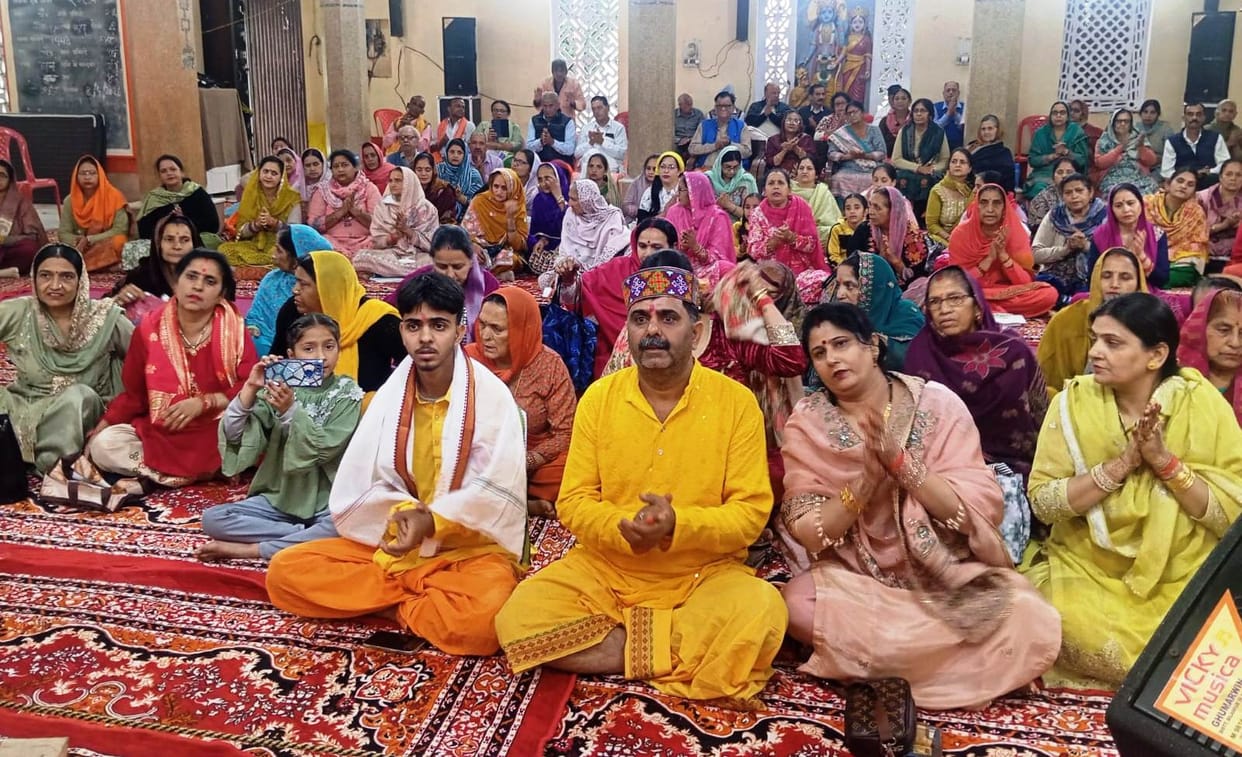 The story of Manu-Shatarupa was narrated to the devotees