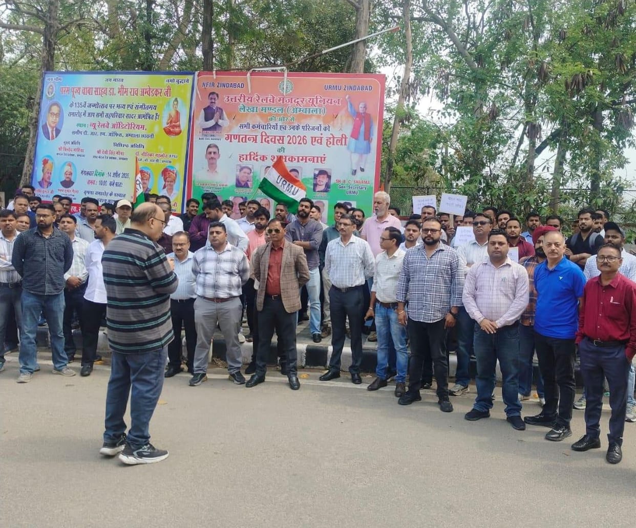 Railway workers roared in support of their demands