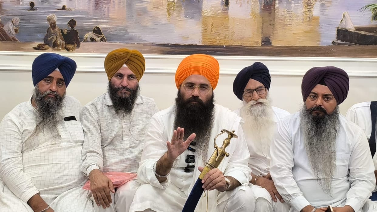 Sukhbir Badal is misleading the Sangat by calling the sentence pronounced by Akal Takht as the decision of agencies: Daduwal