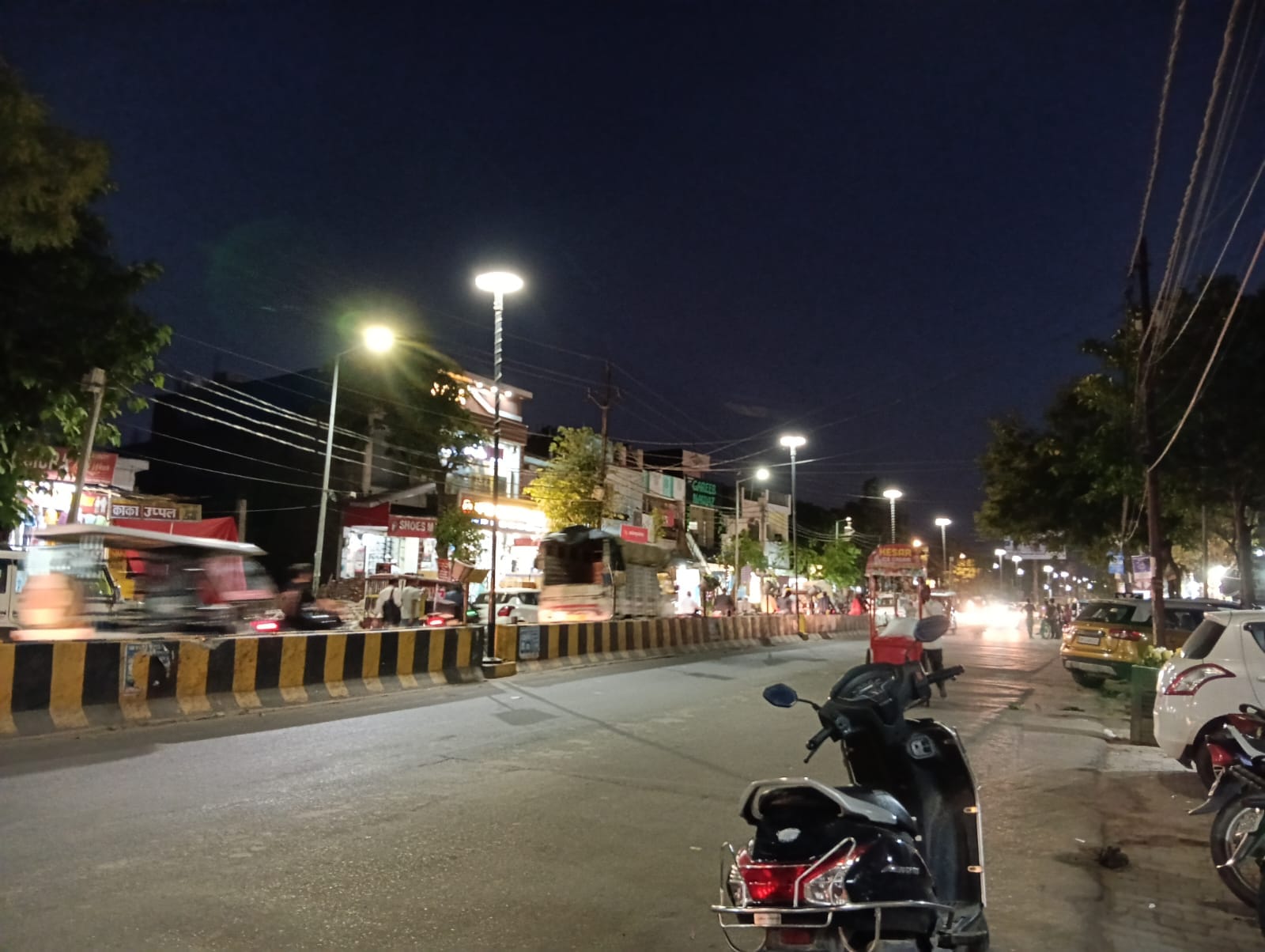 बृहस्पतिवार शाम को आसमान रहा। संवाद