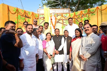 Cm Sai Unveils Statues Of Chandrashekhar Azad And Pt. Ravi Shankar Tripathi  - Ambikapur News - Ambikapur News:सीएम साय ने चंद्रशेखर आजाद और पं. रवि  शंकर त्रिपाठी की प्रतिमाओं का किया अनावरण