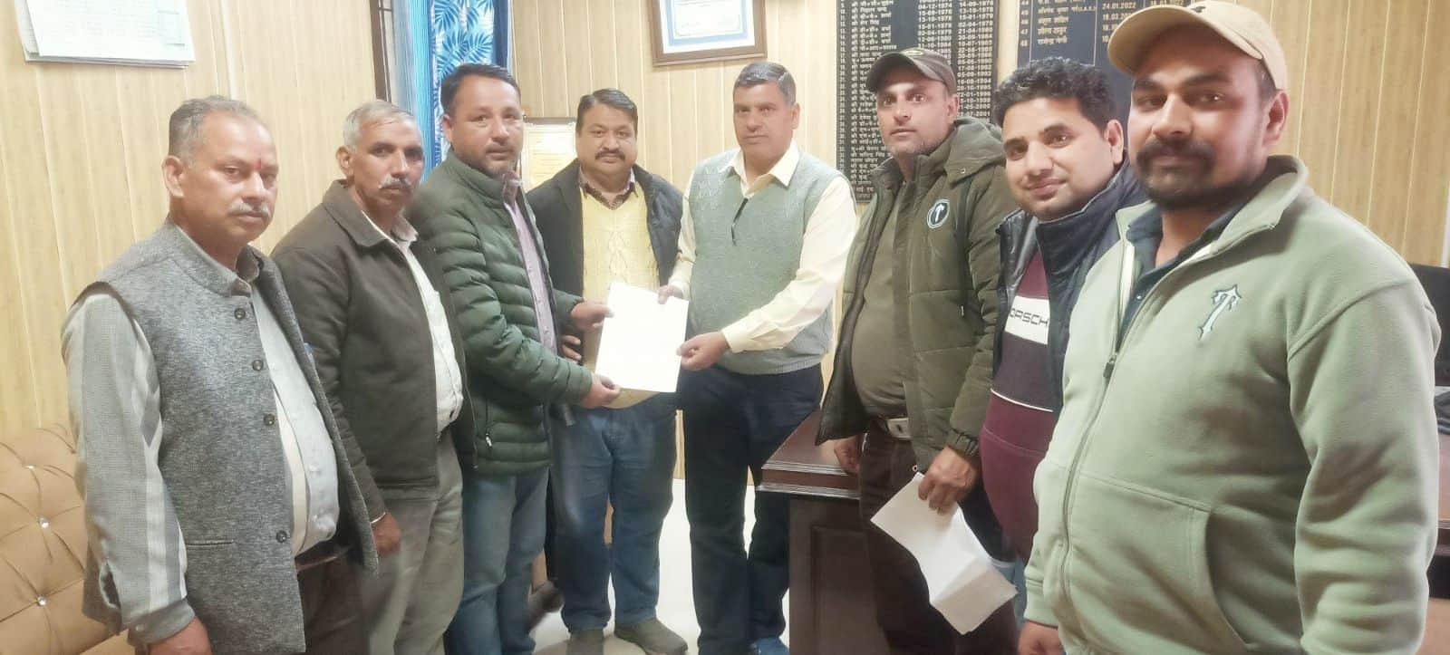 डंसा पंचायत के पनोली गांव के ग्रामीणों ने बीडीओ को ज्ञापन सौंपकर वार्ड को सामान्य वर्ग के लिए आ