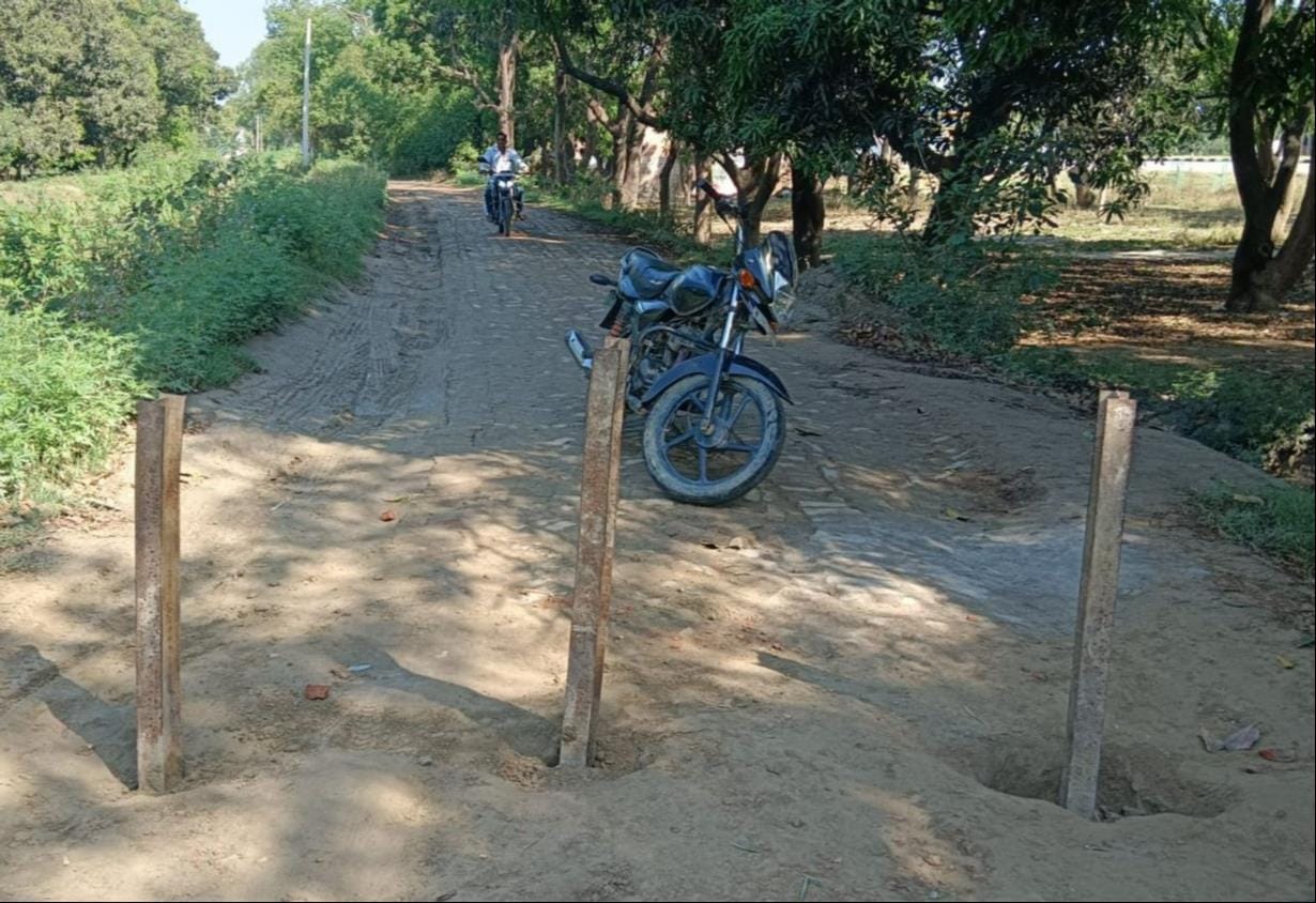 The approach road near Ballipur toll plaza was closed by placing girders.