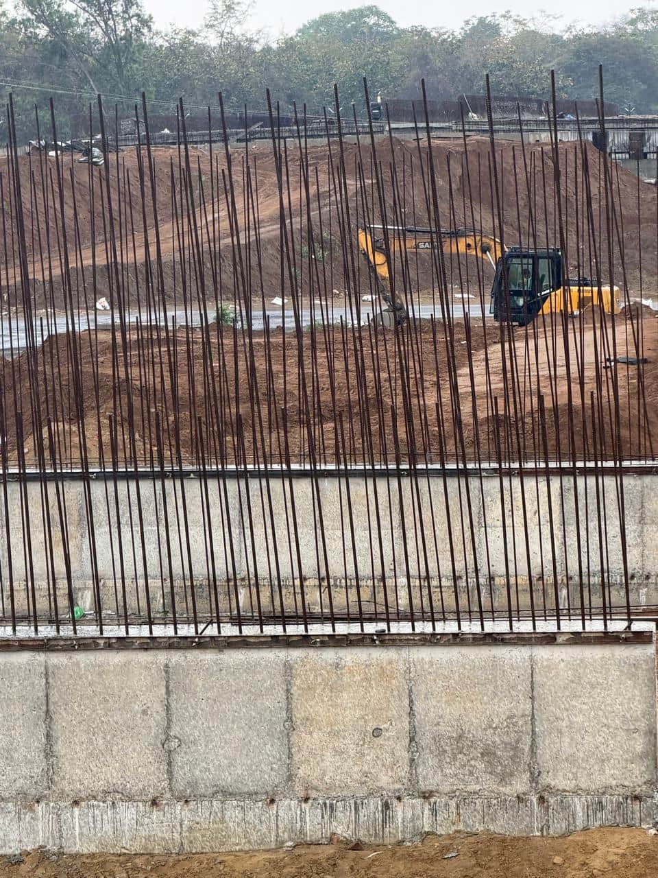 ग्राम देवल में हाइवे द्वारा कराया जा रहा पुल निर्माण कार्य व सड़क चौड़ीकरण कार्य स्रोत संवाद